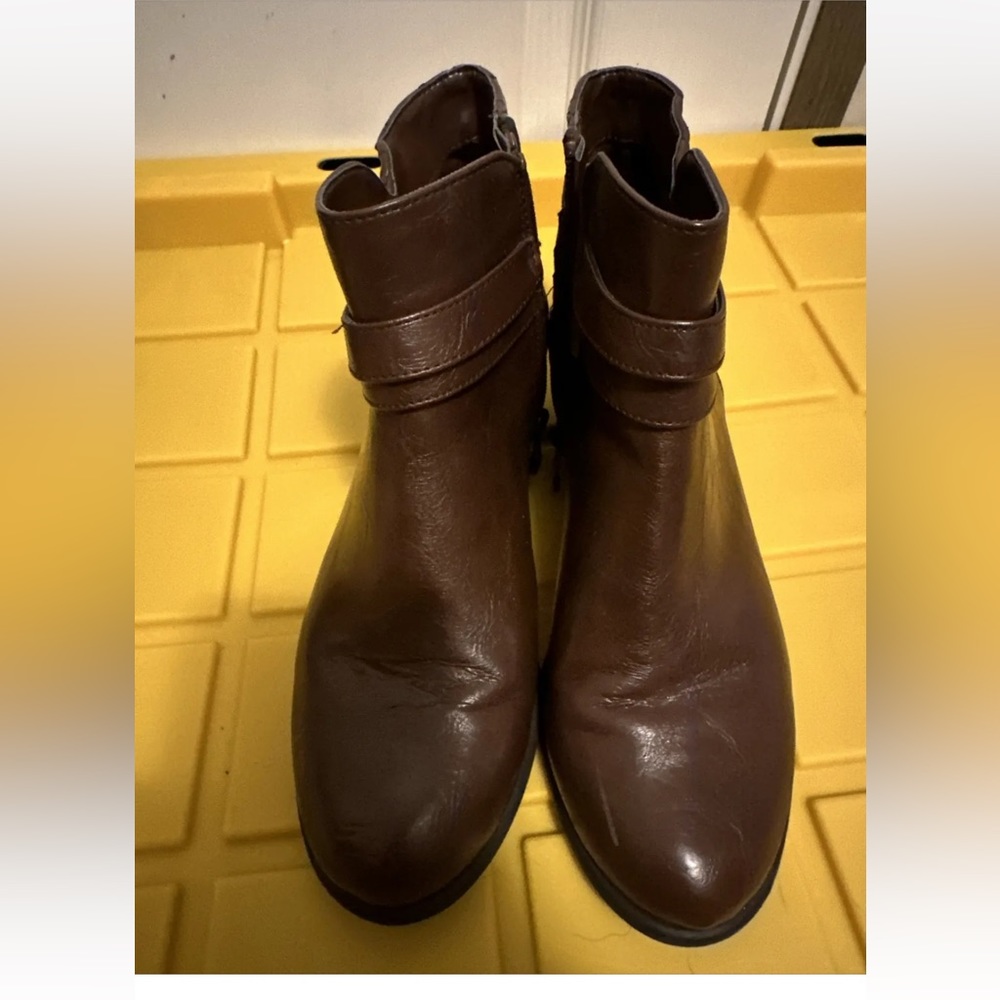 Size 7.5 brown dressy boots